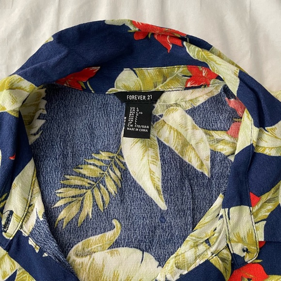 EUC Forever 21 Blue Button Down Hawaiian Shirt Crop Top - Picture 3 of 5